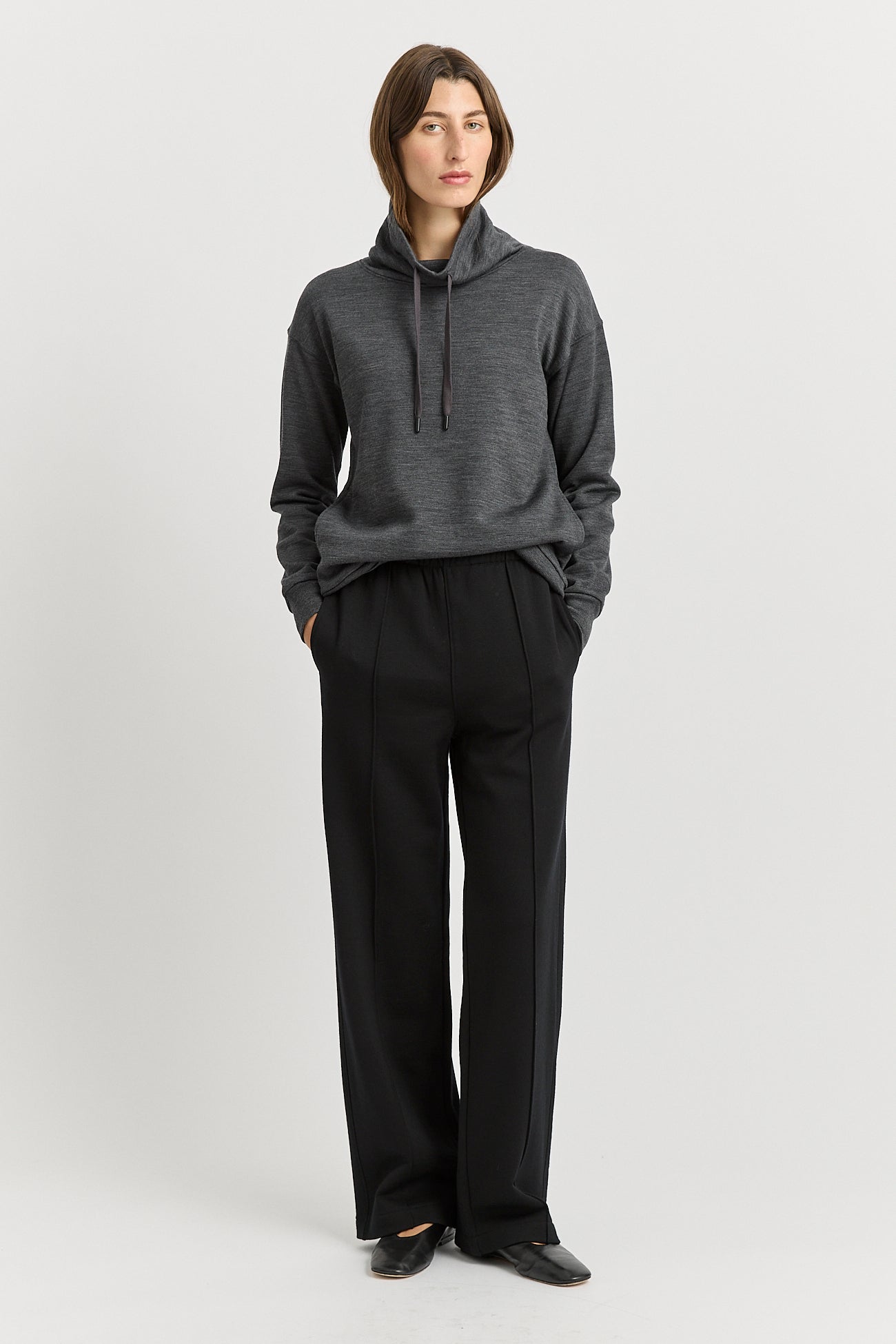 Lounge Funnel Neck | Charcoal