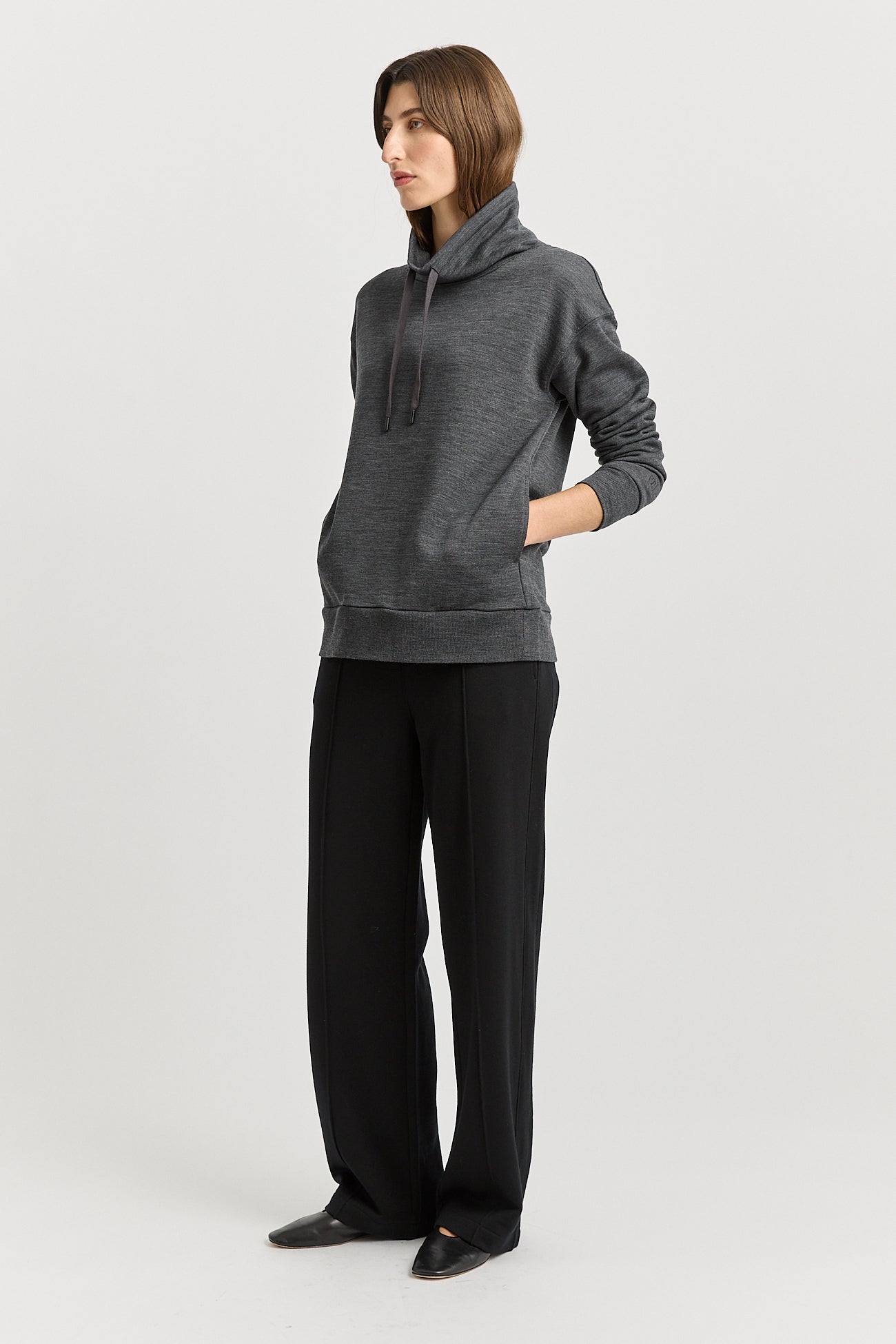 Lounge Funnel Neck | Charcoal