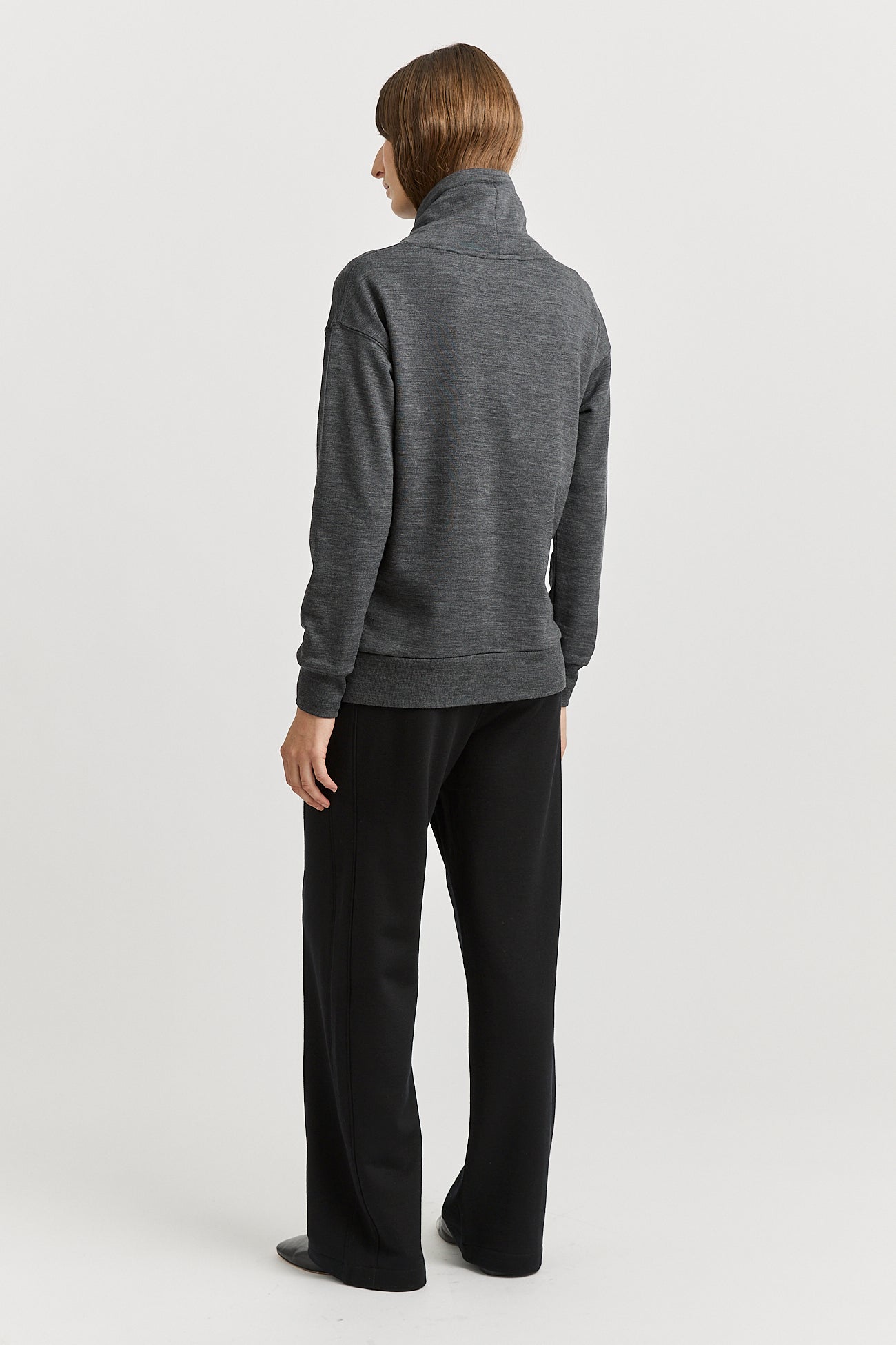 Lounge Funnel Neck | Charcoal