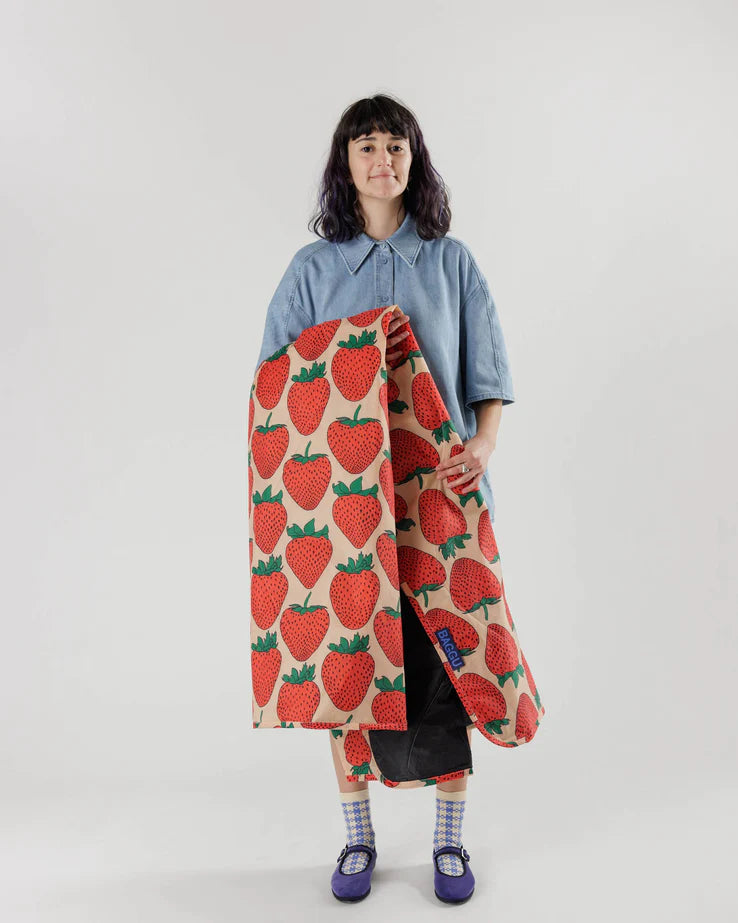 Puffy Picnic Blanket | Strawberry - Baggu - Beechworth Emporium